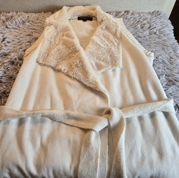 ROMEO & JULIET COUTURE Belted Faux Fur Cardigan Cream Color Size Small - Picture 5 of 15